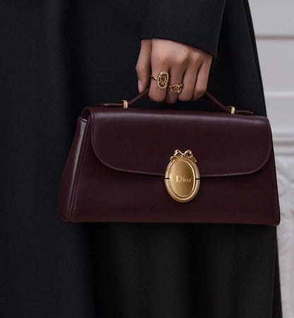 Médaillon Pouch Shoulder Bag