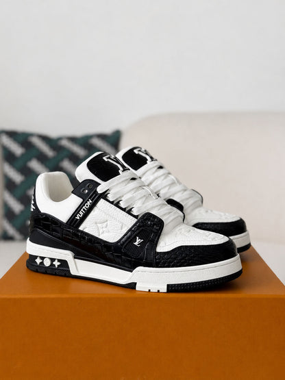 LV Trainer Black White