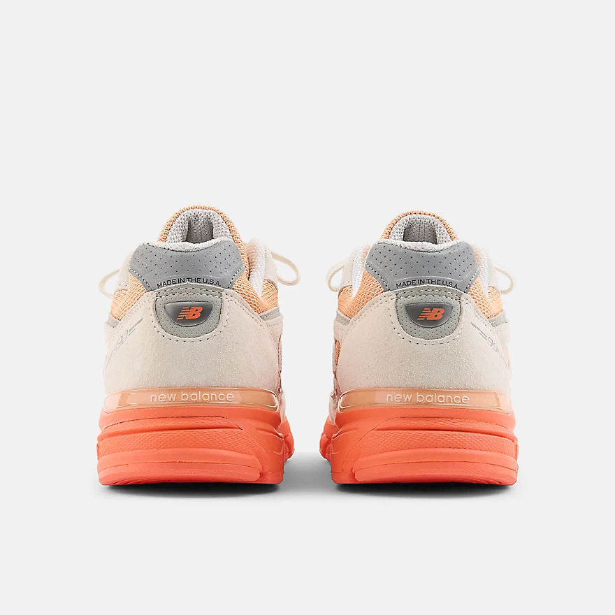 Unisex 990v4 Lifestyle Sneakers