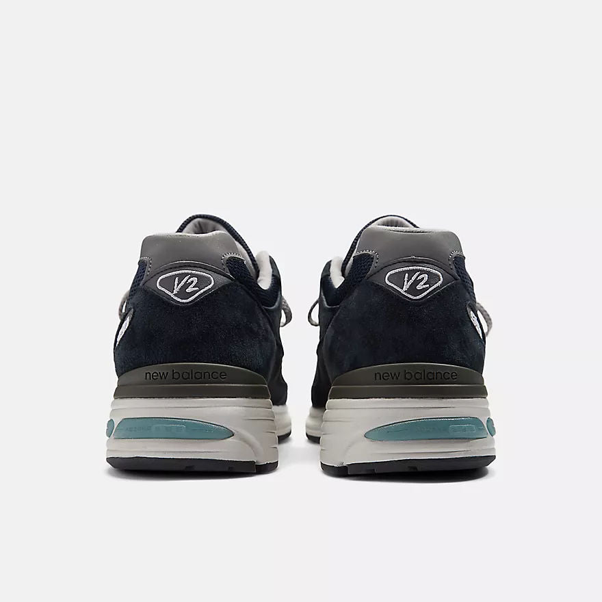 Unisex 991v2 Lifestyle Sneakers