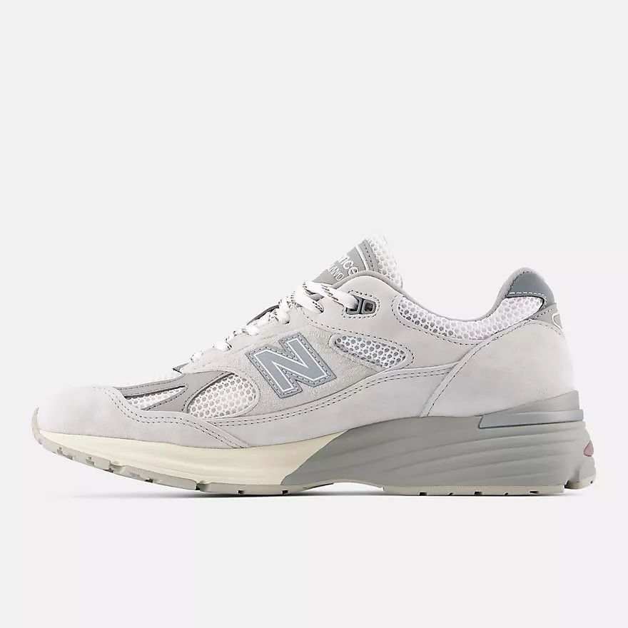 Unisex 991v2 Lifestyle Sneakers