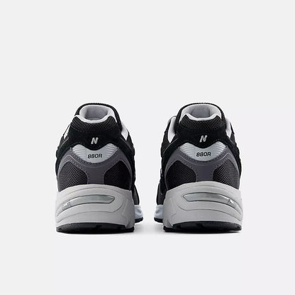 Unisex 880R Lifestyle Sneakers