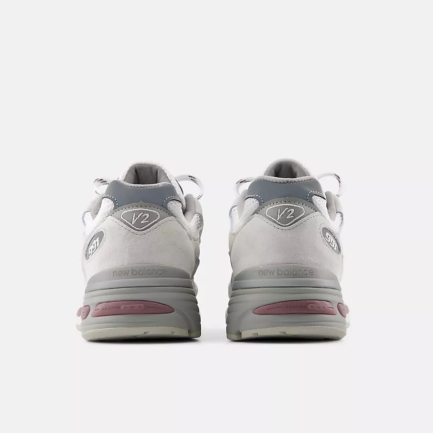 Unisex 991v2 Lifestyle Sneakers