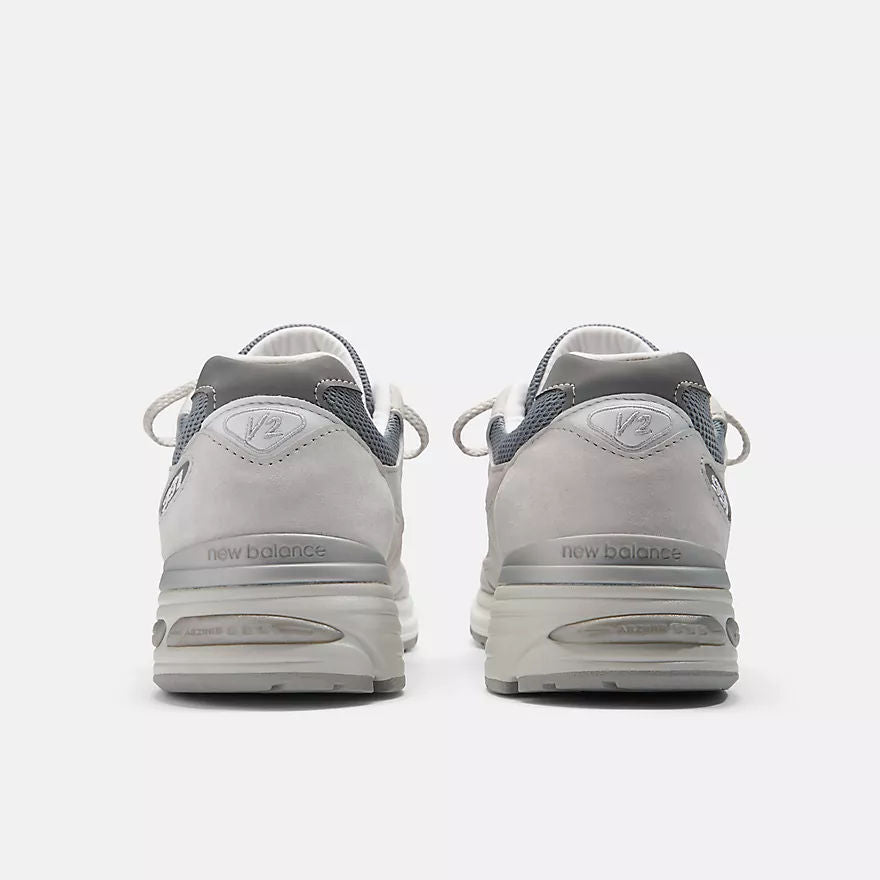 Unisex 991v2 Lifestyle Sneakers