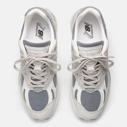 Unisex 991v2 Lifestyle Sneakers