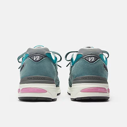 Unisex 991v2 Lifestyle Sneakers