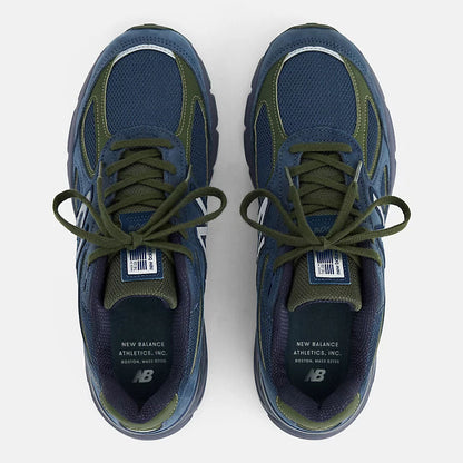 Unisex 990v4 Lifestyle Sneakers