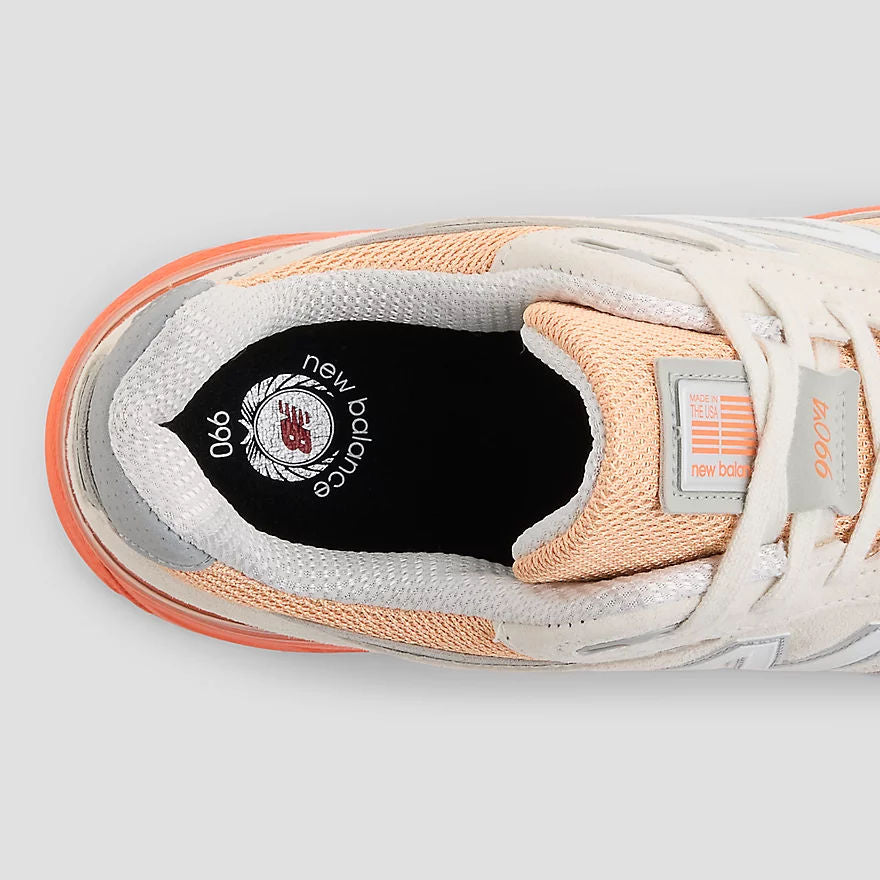 Unisex 990v4 Lifestyle Sneakers