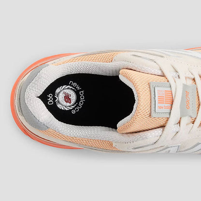 Unisex 990v4 Lifestyle Sneakers