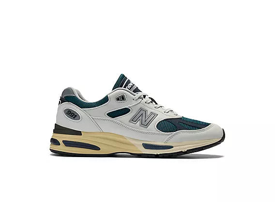 Unisex 991v2 Lifestyle Sneakers
