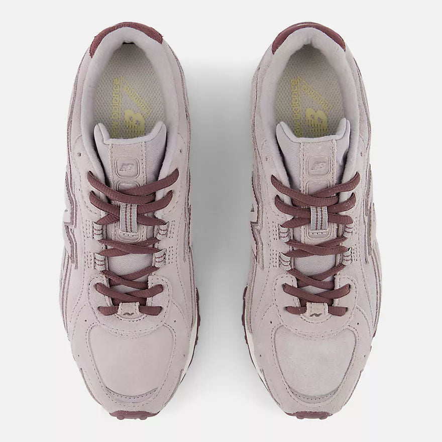 Unisex 204L Lifestyle Sneakers