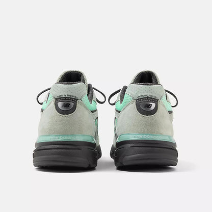 Unisex 990v4 Lifestyle Sneakers