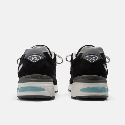 Unisex 991v2 Lifestyle Sneakers