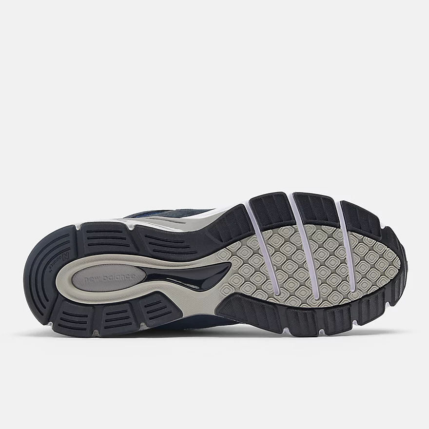 Unisex 990v4 Lifestyle Sneakers