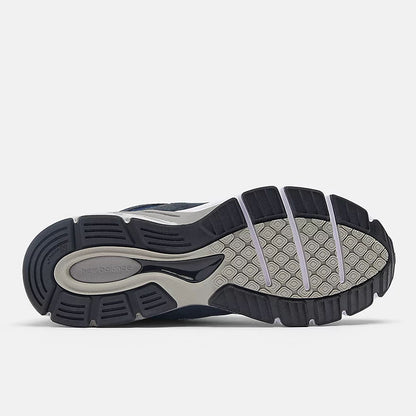 Unisex 990v4 Lifestyle Sneakers