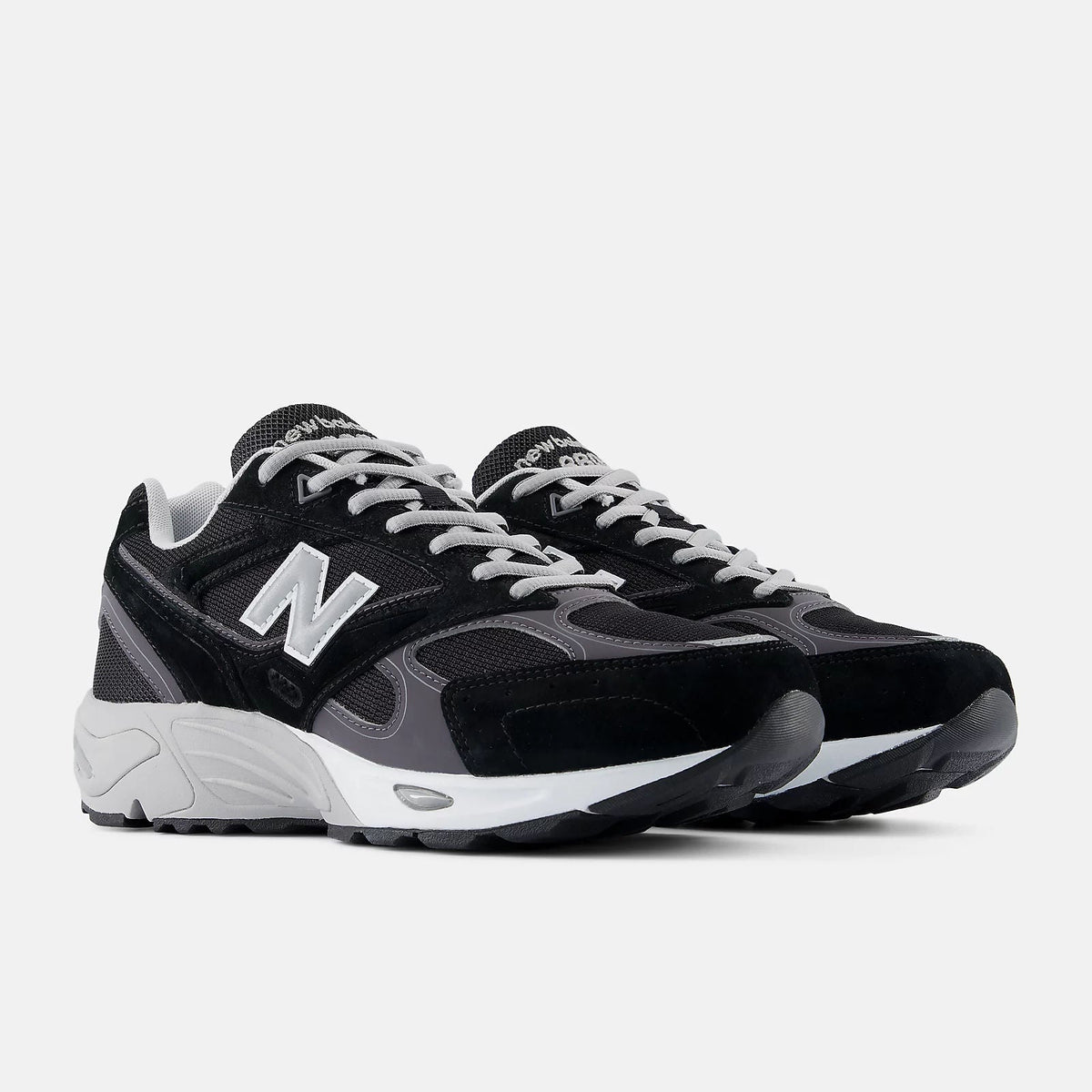 Unisex 880R Lifestyle Sneakers