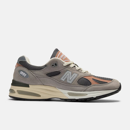 Unisex 991v2 Lifestyle Sneakers