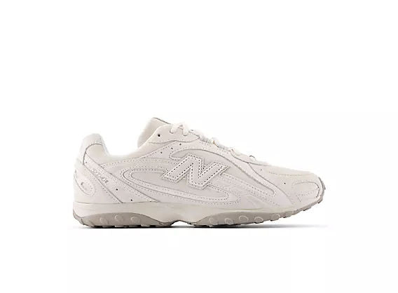 Unisex 204L Lifestyle Sneakers