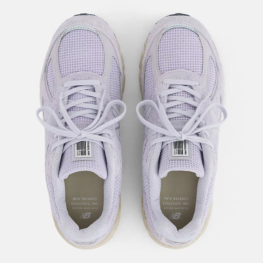 Unisex 990v4 Lifestyle Sneakers