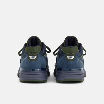Unisex 990v4 Lifestyle Sneakers