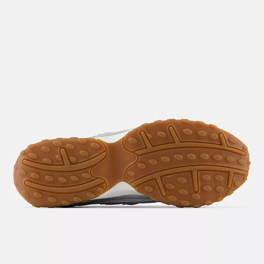 Unisex 204L Lifestyle Sneakers