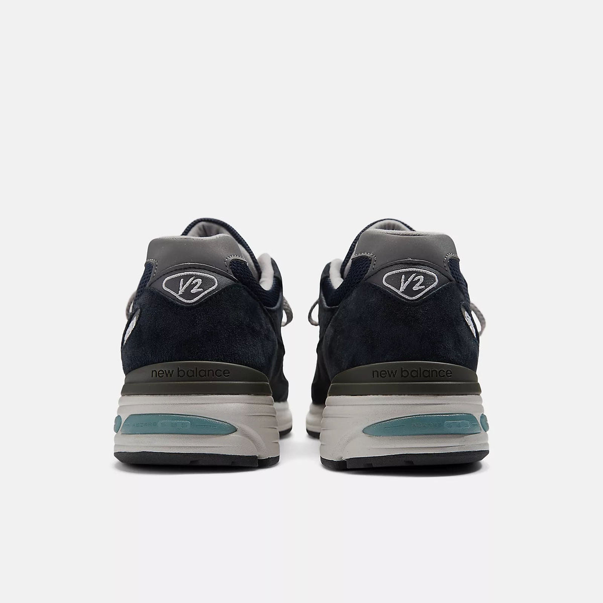 Unisex 991v2 Lifestyle Sneakers