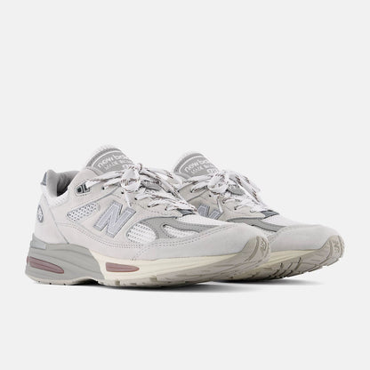 Unisex 991v2 Lifestyle Sneakers