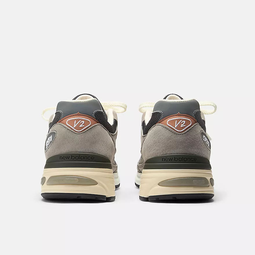 Unisex 991v2 Lifestyle Sneakers
