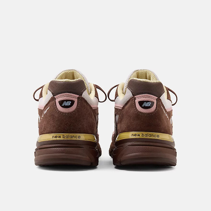 Unisex 990v4 Lifestyle Sneakers
