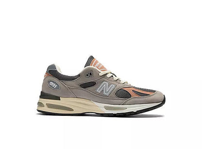 Unisex 991v2 Lifestyle Sneakers
