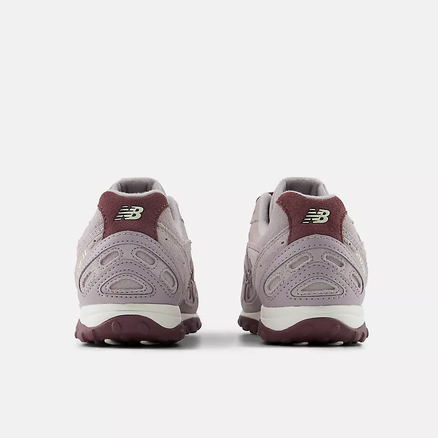Unisex 204L Lifestyle Sneakers