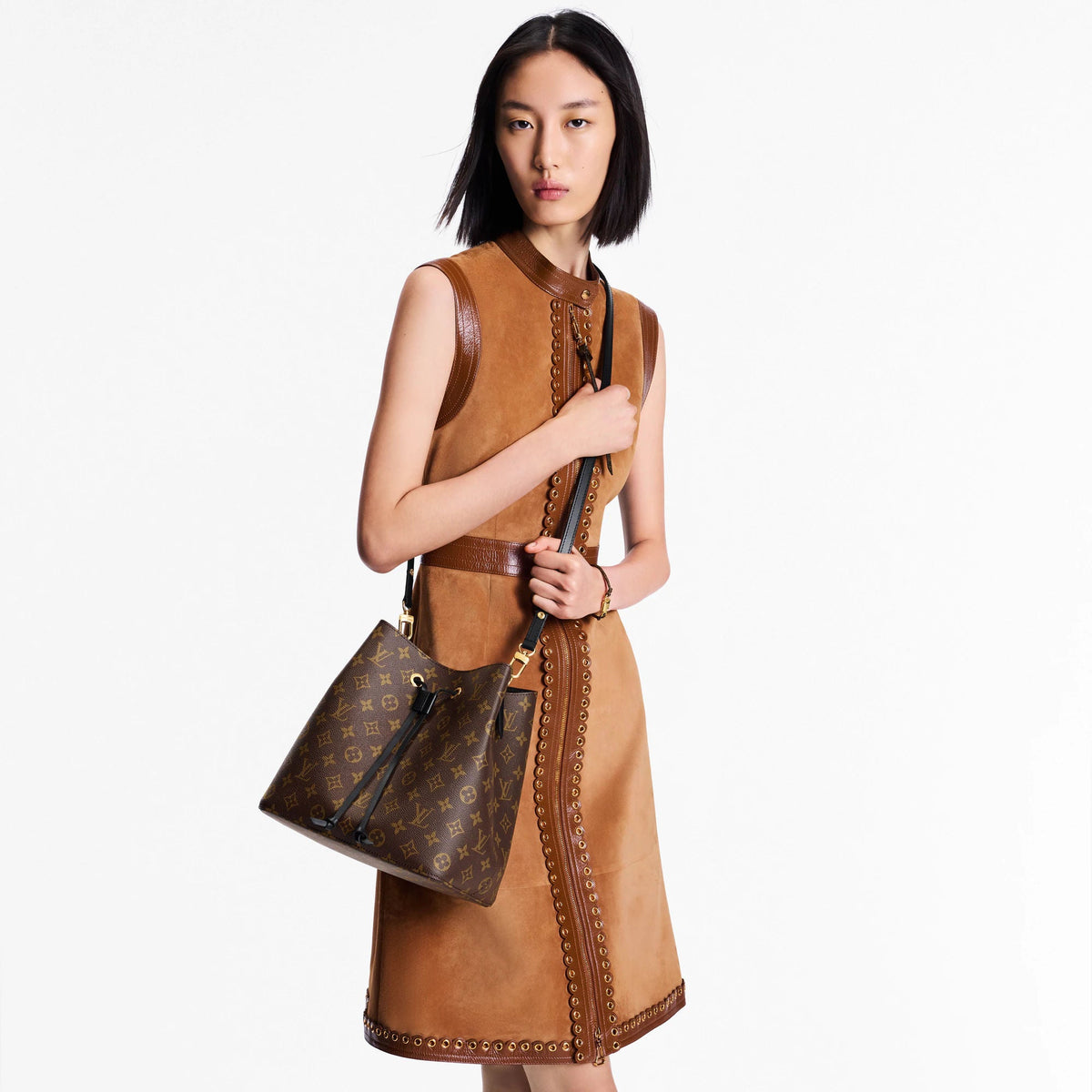 NéoNoé MM Monogram Coated Canvas Black Gold-Toned Hardware
