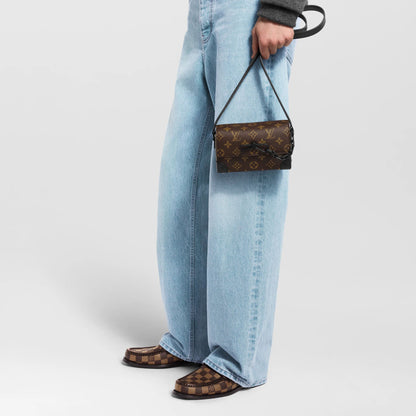 Steamer Wearable Wallet Monogram Macassar Canvas
