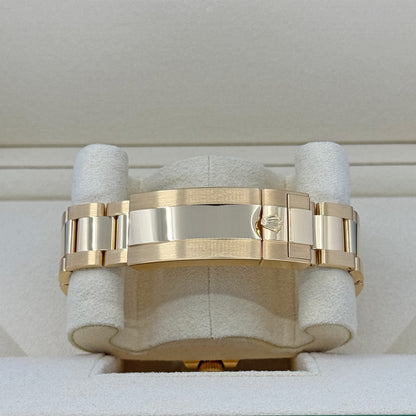 Submariner Date, 18k Yellow Gold, 41mm, Ref# 126618lb-0002